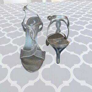 Nina Silver Sequin Strappy Heels Size 8 Sparkly Evening Sandals Holiday Party